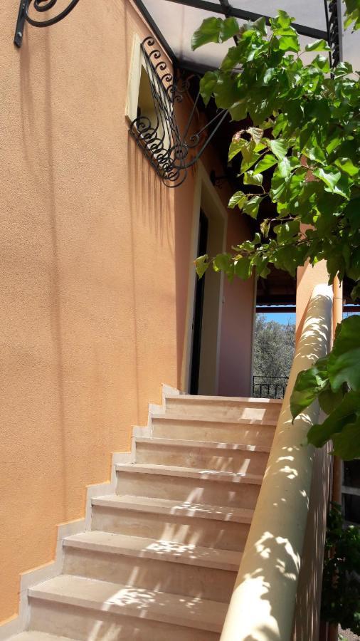 Granis Family House Apartment Ano Lefkimmi ภายนอก รูปภาพ