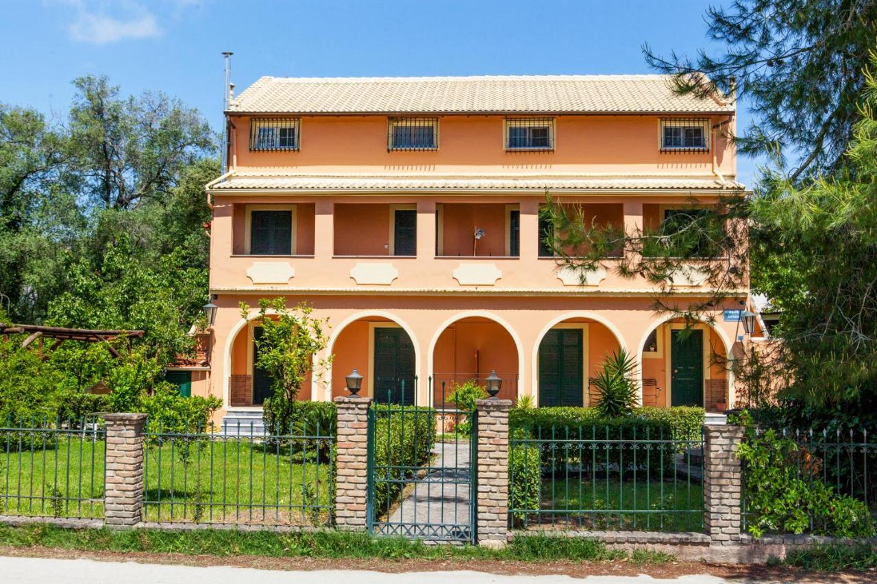 Granis Family House Apartment Ano Lefkimmi ภายนอก รูปภาพ