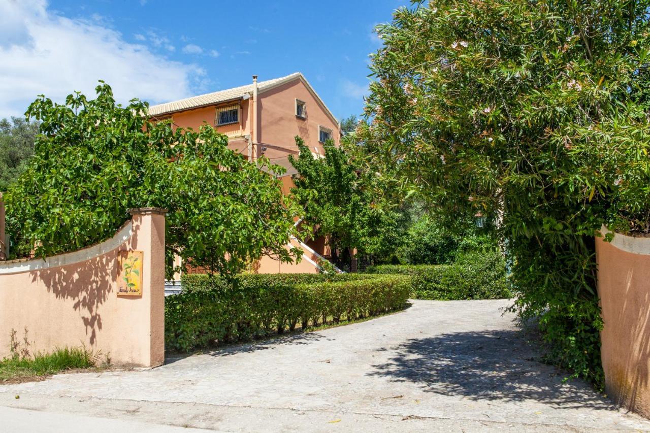 Granis Family House Apartment Ano Lefkimmi ภายนอก รูปภาพ